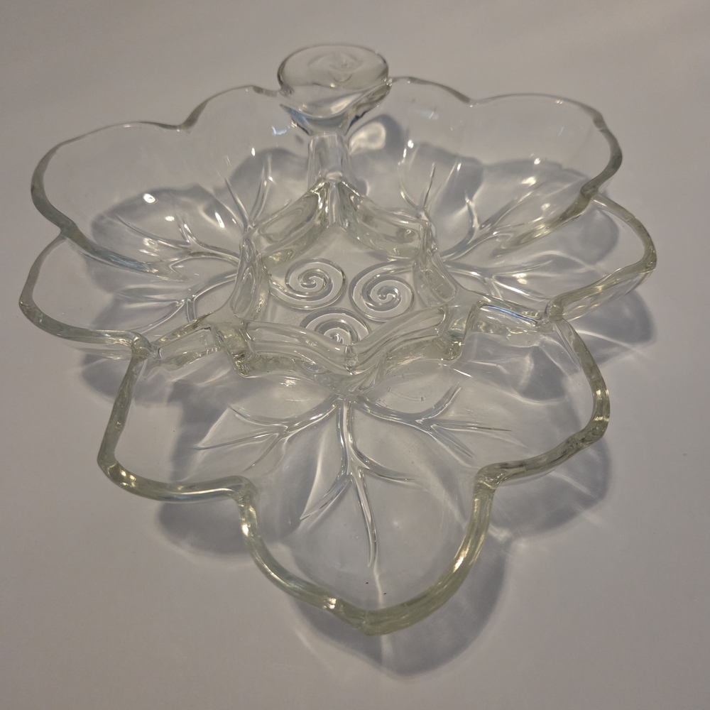 Source Unknown Clear Glass Floral Serving Dish